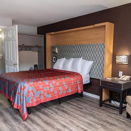 Columbus Inn And Suites エクステリア 写真