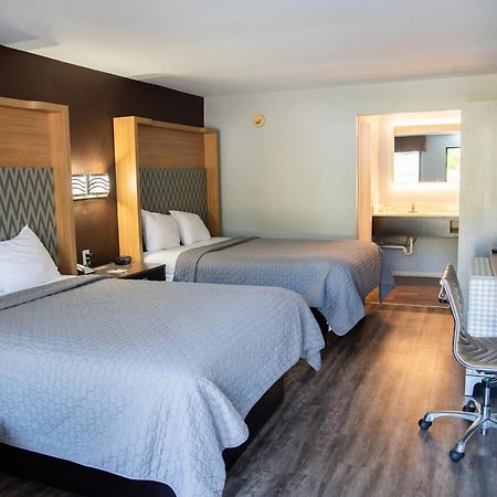 Columbus Inn And Suites エクステリア 写真