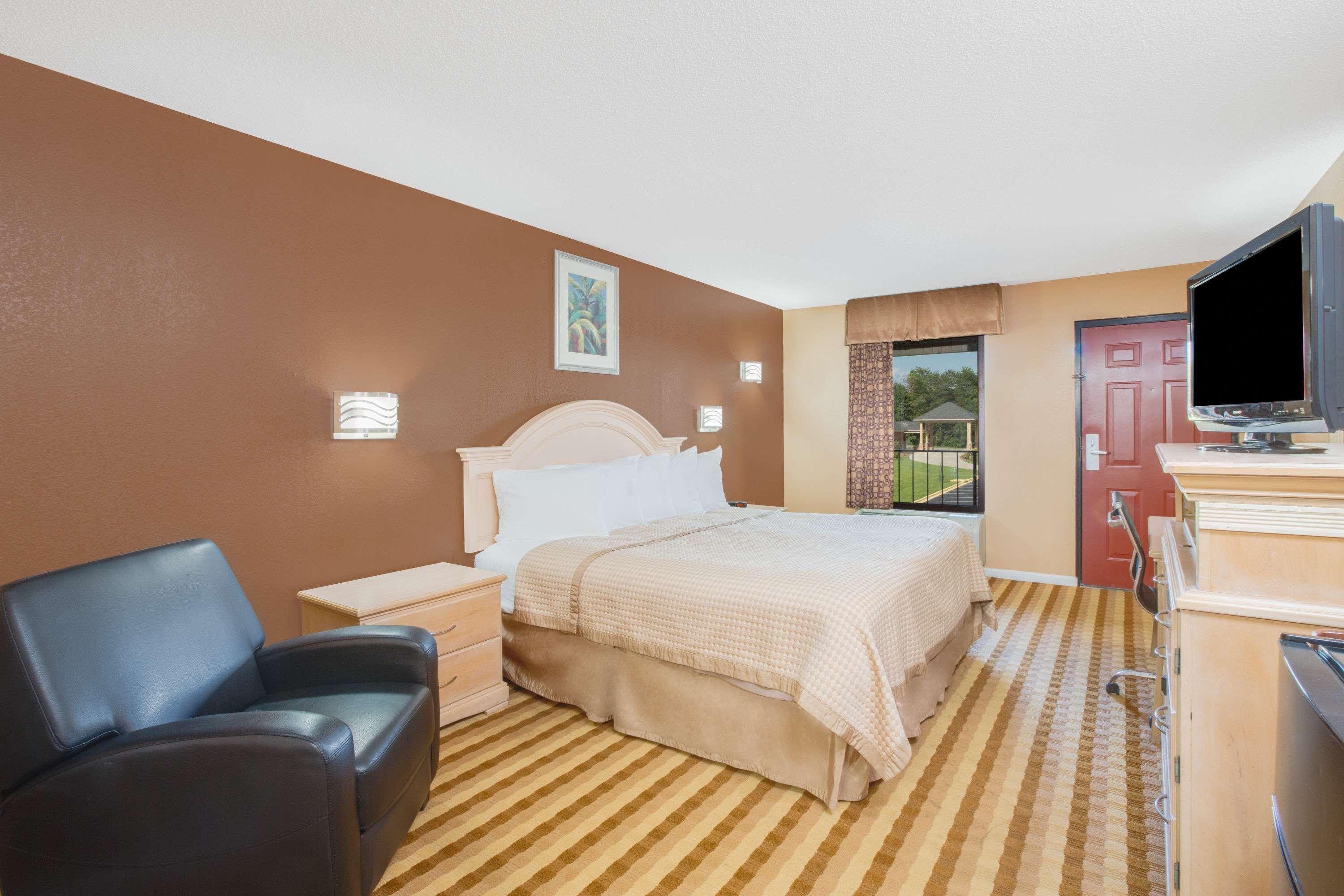 Columbus Inn And Suites エクステリア 写真