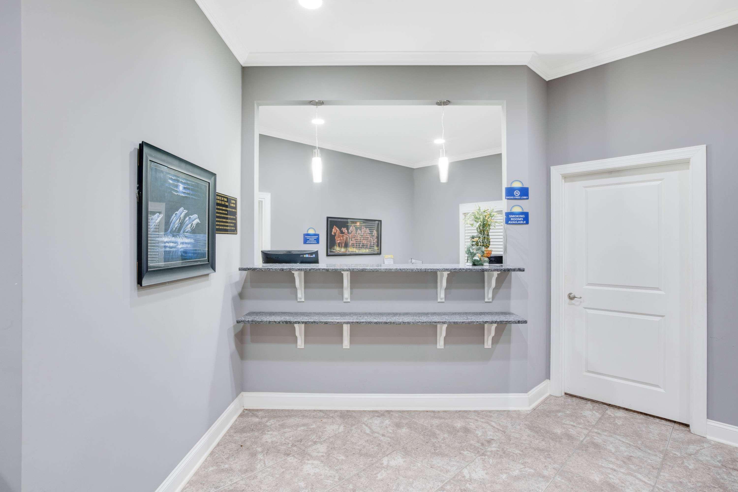 Columbus Inn And Suites エクステリア 写真