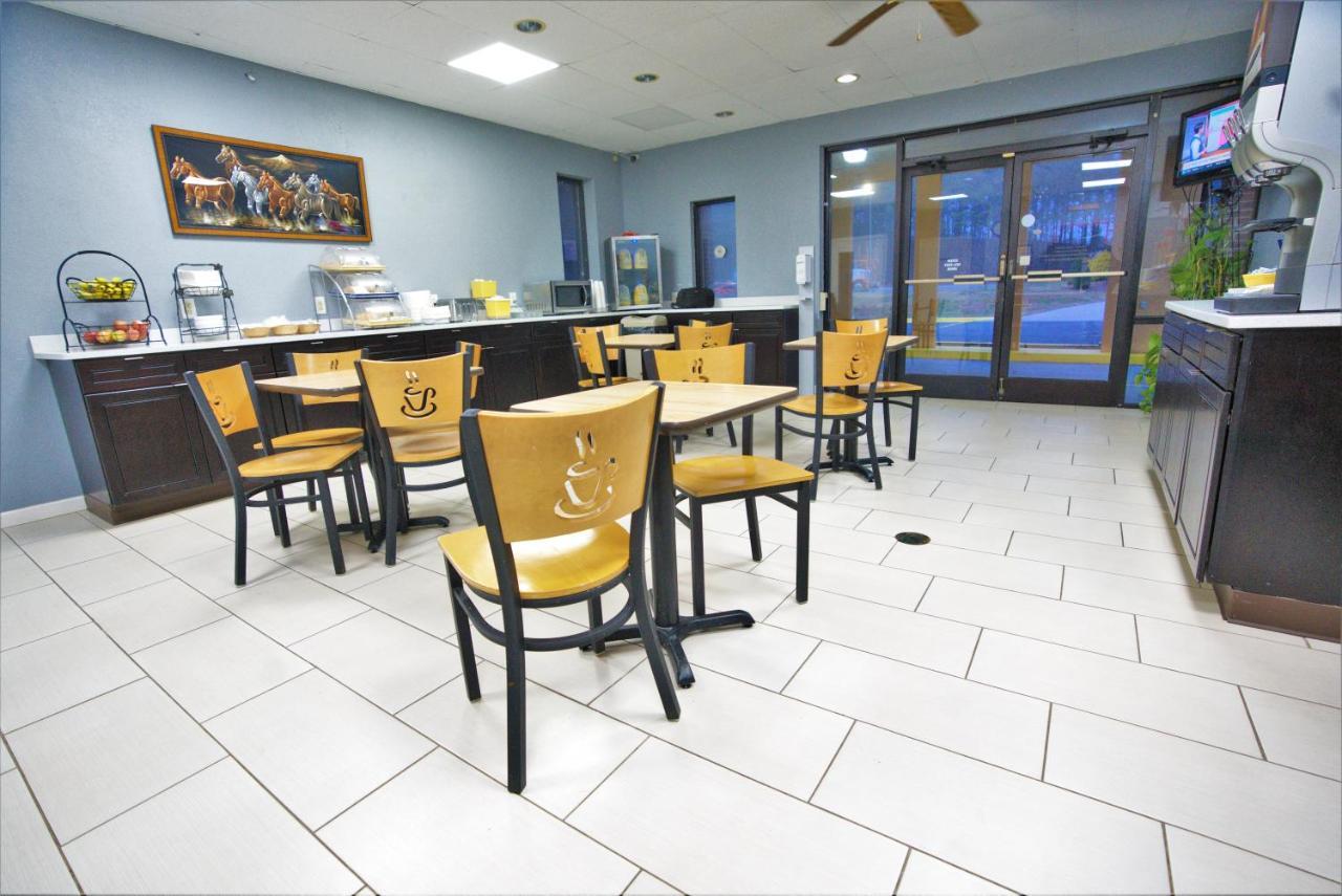 Columbus Inn And Suites エクステリア 写真