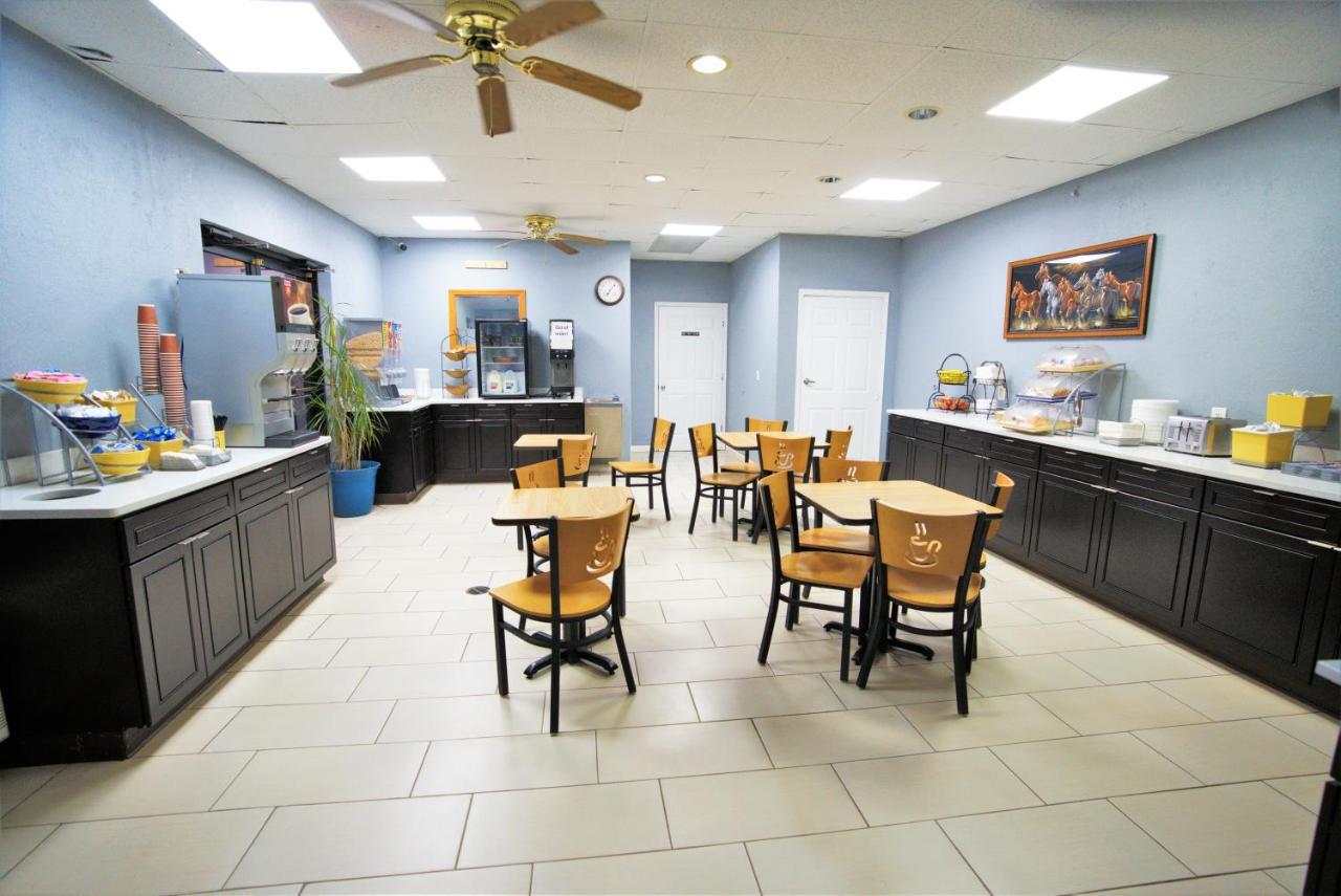 Columbus Inn And Suites エクステリア 写真