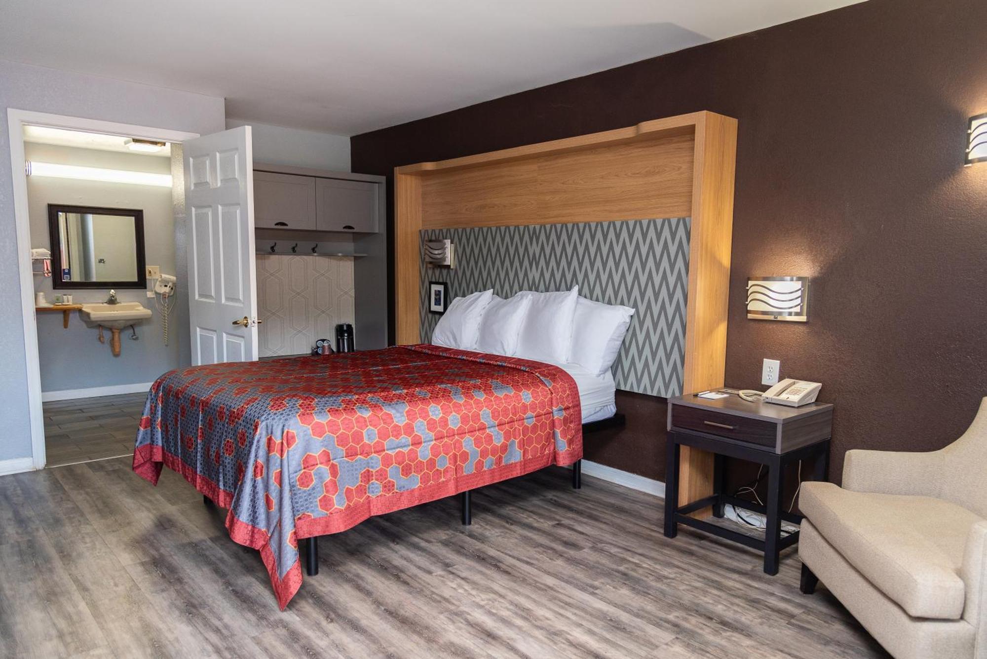 Columbus Inn And Suites エクステリア 写真