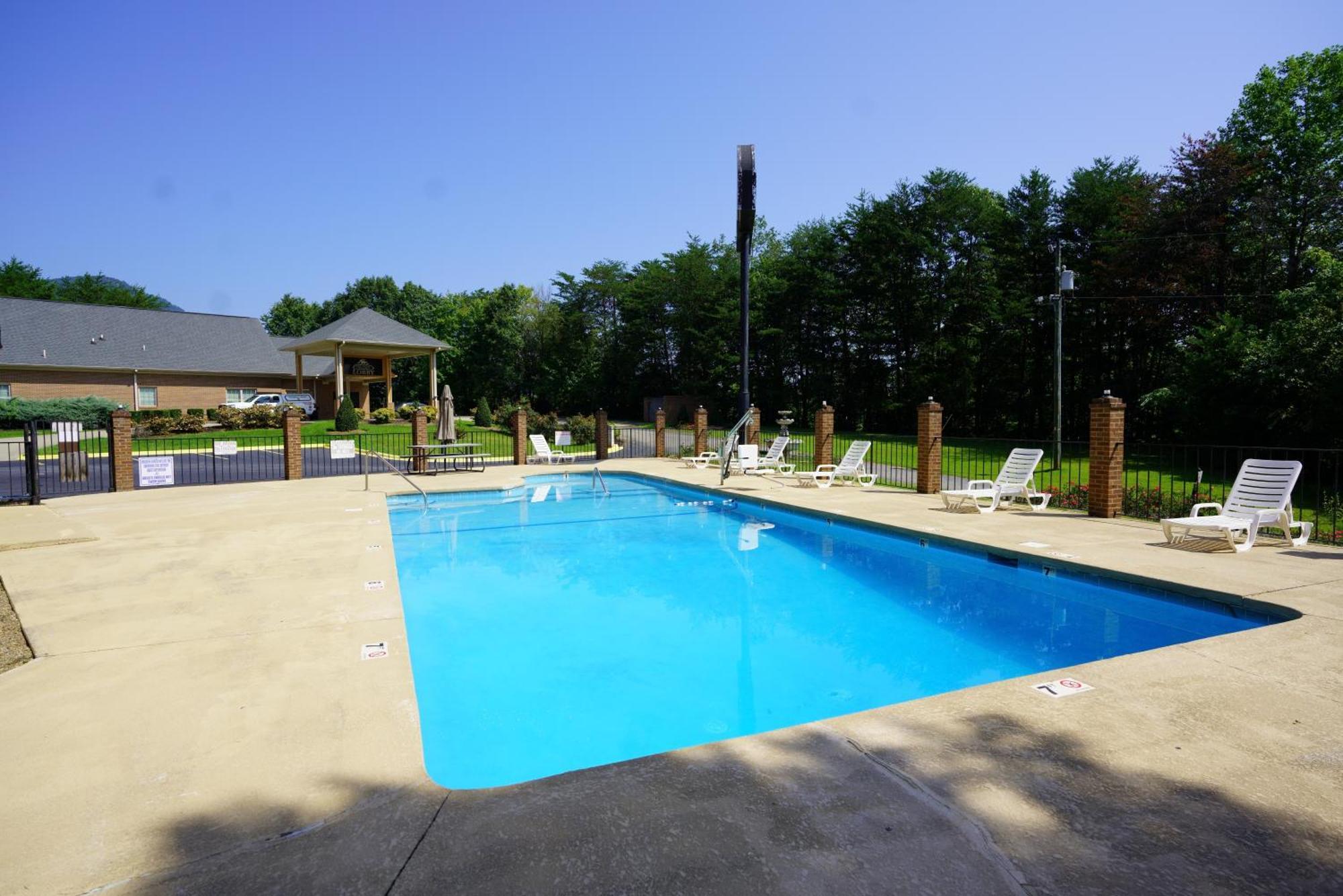 Columbus Inn And Suites エクステリア 写真