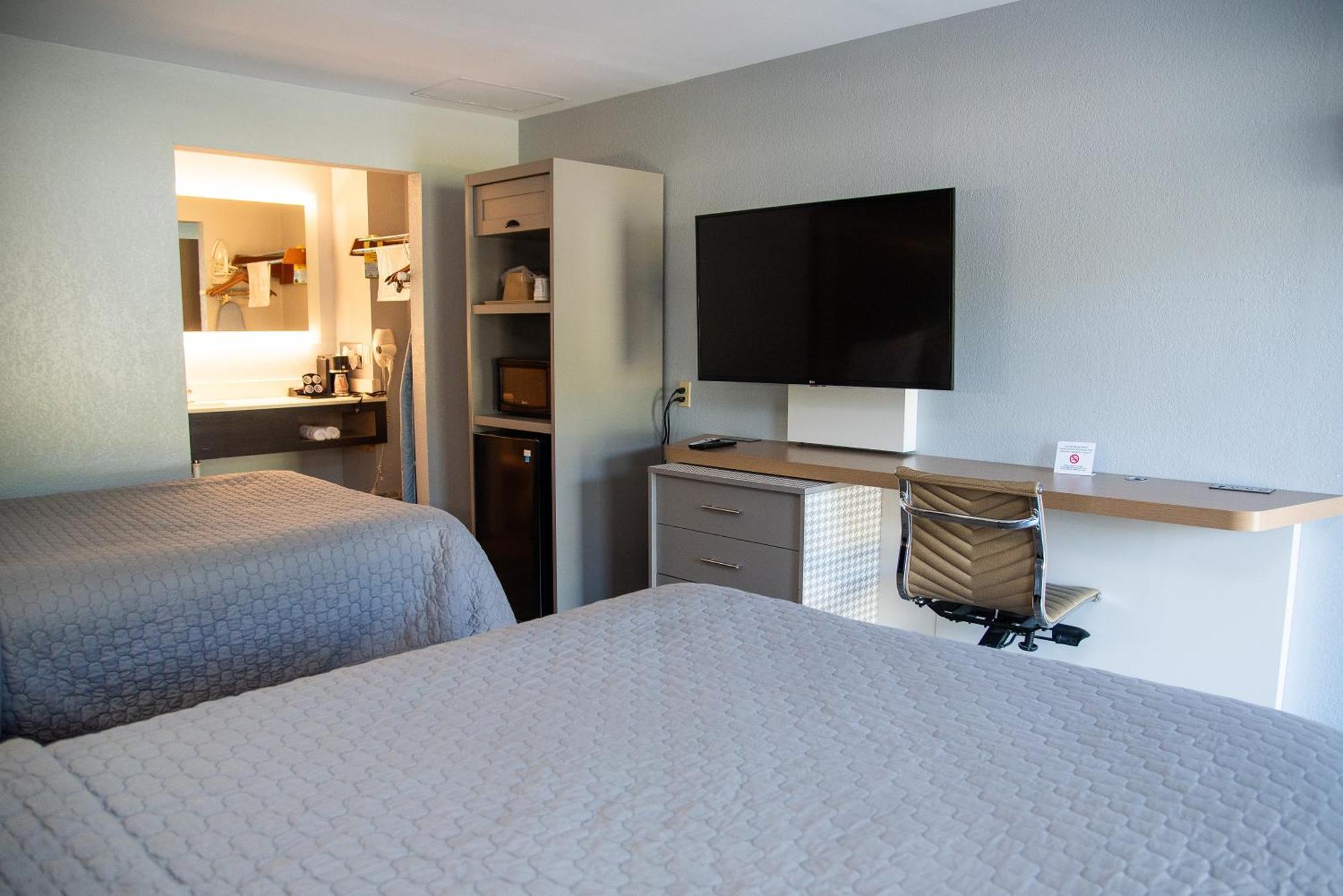 Columbus Inn And Suites エクステリア 写真
