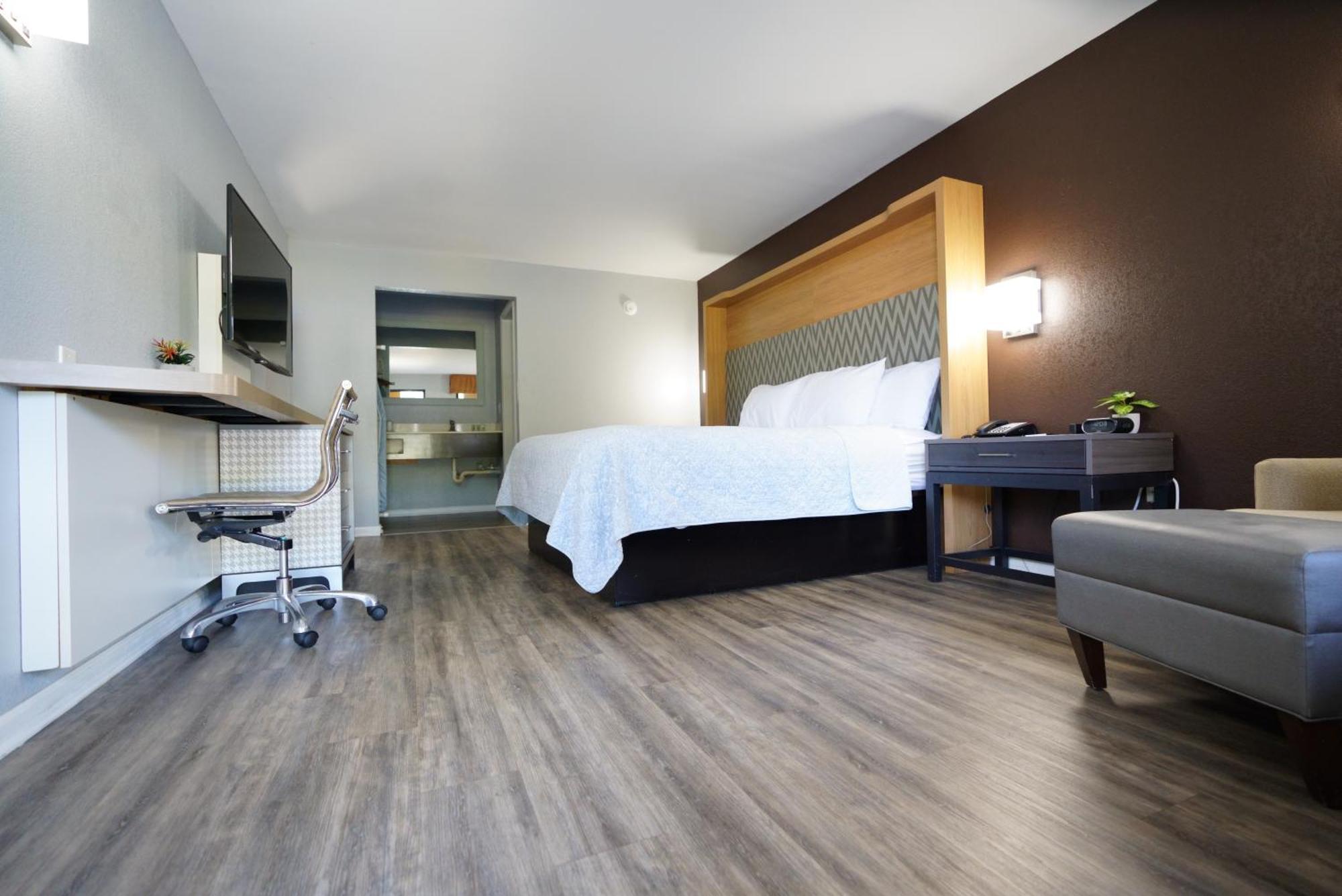 Columbus Inn And Suites エクステリア 写真